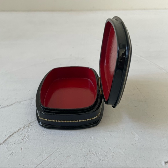 Russian lacquer box Birds, Palekh Black and Red Bird Trinket Box Jewelry Case - Picture 3 of 9